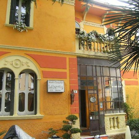 Liberty Bed & Breakfast Верона Экстерьер фото