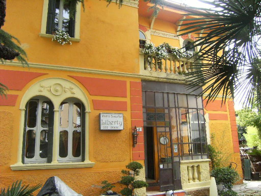 Liberty Bed & Breakfast Верона Экстерьер фото